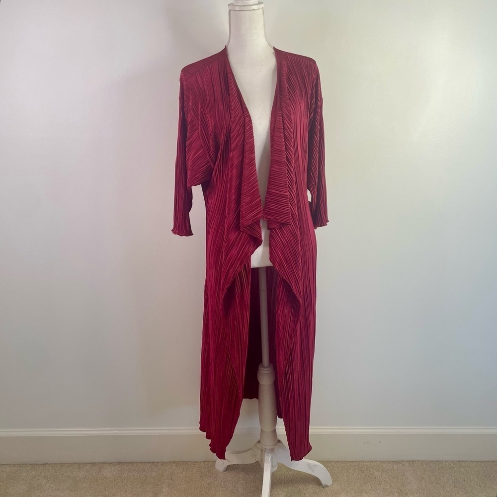 LuLaRoe Wine Red Shirley Kimono Size Medium Accordion Pleat Flowing Holiday
